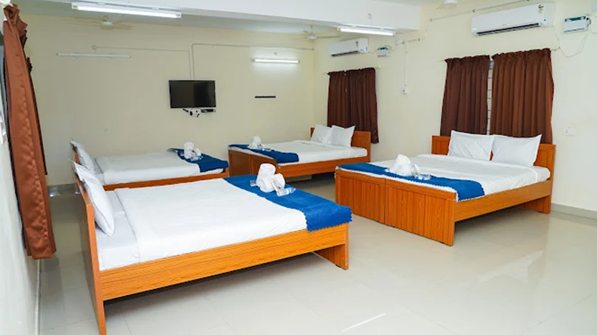 Family Rooms at Sri Dheerendra Vasathi Gruha